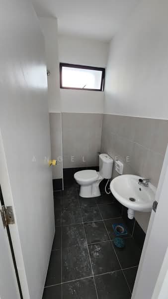 Terrace Factory for Rent in Skudai (Johor) - Angel Lee - Bathroom - PropertyGuru.com.my