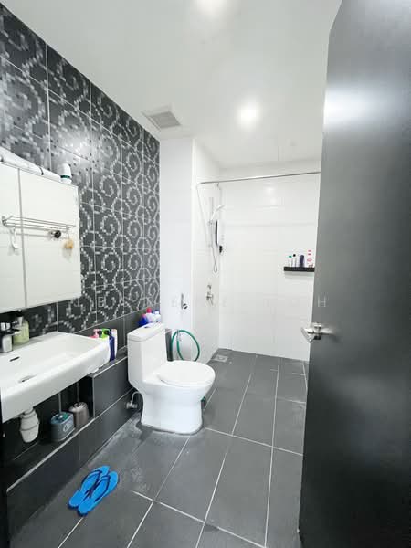Service Residence for Sale at Wave @ Marina Cove - Jesrene Loh - Bathroom - PropertyGuru.com.my