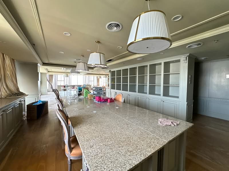 Office Rent Fully Renovated With Furniture Move In Condition 3 Car Park untuk Untuk Disewa - RM 19,000 /bulan, Mac 2026 - Interior - PropertyGuru.com.my