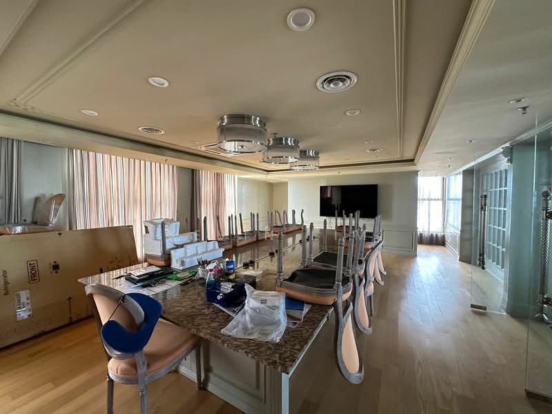 Office Rent Fully Renovated With Furniture Move In Condition 3 Car Park untuk Untuk Disewa - RM 19,000 /bulan, Mac 2026 - Interior - PropertyGuru.com.my