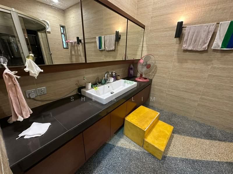 Semi-Detached House for Sale in Taman Impian Emas (Skudai) - Shela Lim - Bathroom - PropertyGuru.com.my