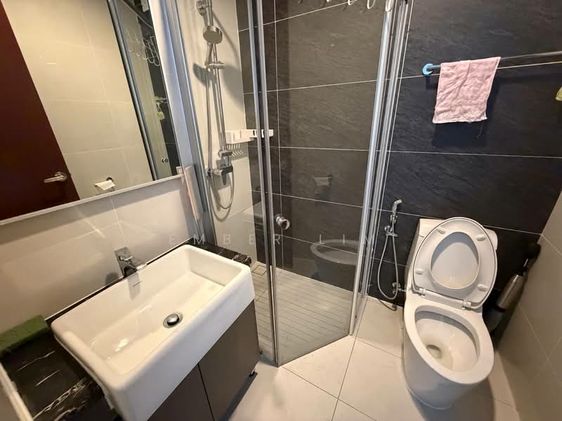 Condominium for Rent at Royal Strand @ Country Garden Danga Bay - Ember Lim - Bathroom - PropertyGuru.com.my