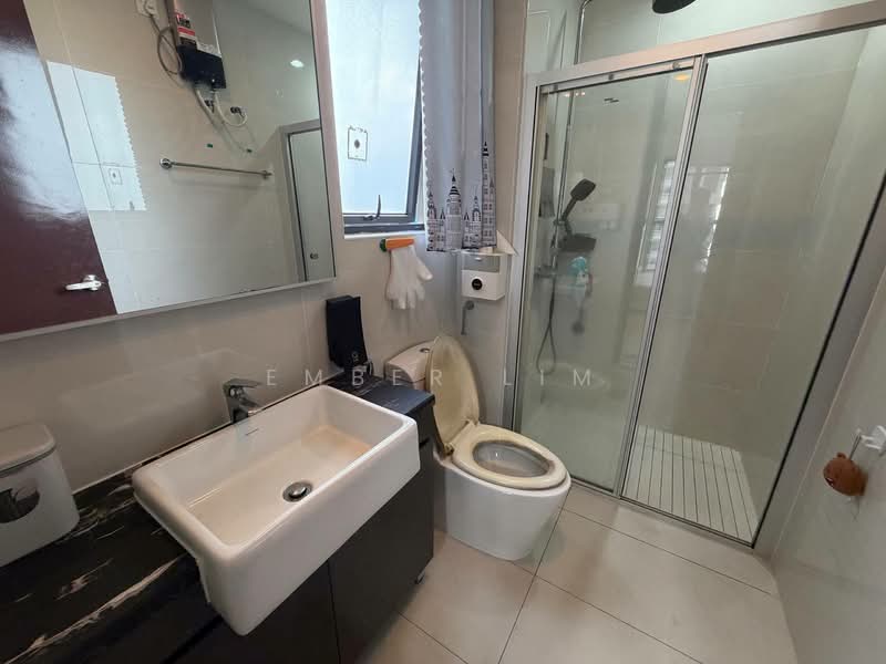 Condominium for Rent at Royal Strand @ Country Garden Danga Bay - Ember Lim - Bathroom - PropertyGuru.com.my