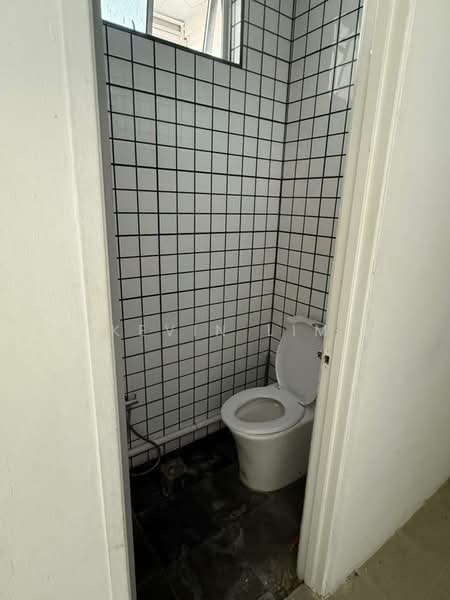 Ground floor Shop Rent 2300sf Facing Mainroad Sungai Pinang Georgetown untuk Untuk Disewa - RM 11,000 /bulan, Mac 2026 - Bathroom - PropertyGuru.com.my