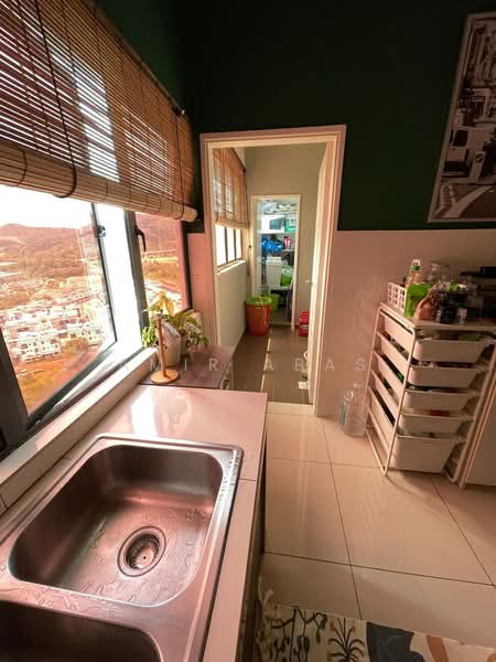 Condominium for Sale at Oasis 2 Residence - Amir Abas - Kitchen - PropertyGuru.com.my