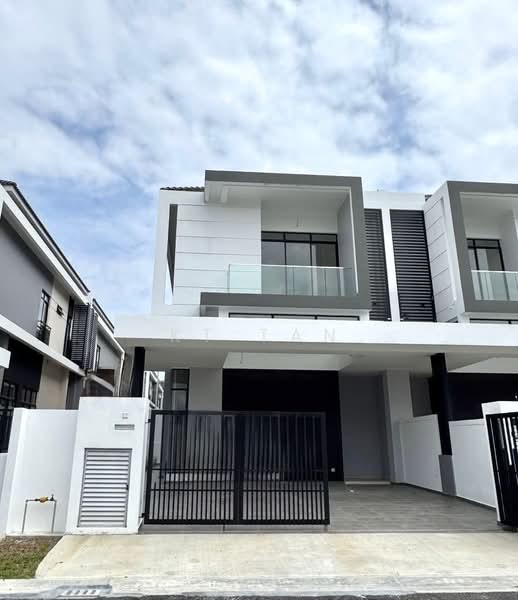 Cluster House for Sale in Austin Crest (Johor Bahru) - KT Tan - Exterior - PropertyGuru.com.my