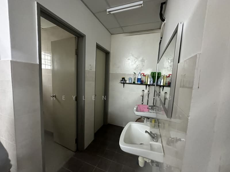 Office for Rent in Ambang Botanic (Klang) - Heylen Kwang - Bathroom - PropertyGuru.com.my