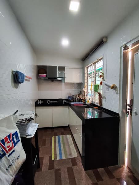 3-storey Terraced House for Sale in Taman Impian Indah (Bukit Jalil) - Lydia Tang - Kitchen - PropertyGuru.com.my