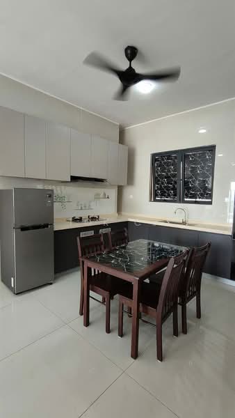 Condominium for Rent at Amberside @ Country Garden Danga Bay - Tok CJ - Kitchen - PropertyGuru.com.my