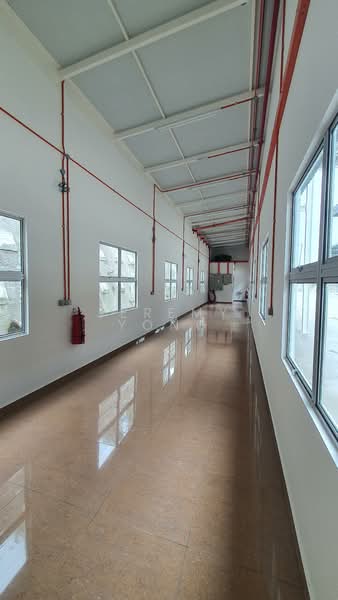 Detached Factory for Rent in Kawasan Perindustrian Nilai (Nilai) - Jeremy Yong - Corridor - PropertyGuru.com.my