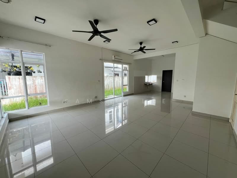 Semi-Detached House for Sale in Rawang (Selangor) - Samson Lee - Living Room - PropertyGuru.com.my