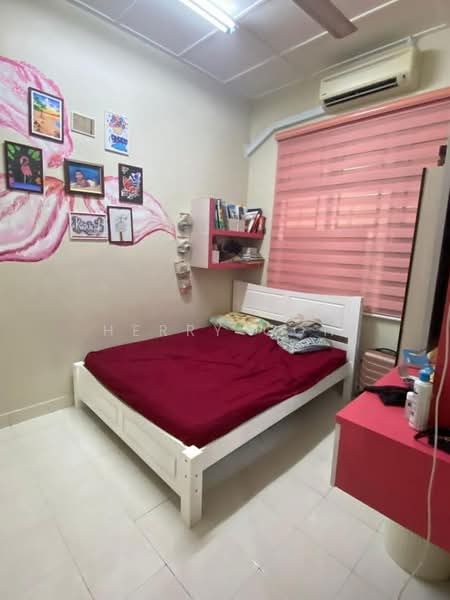 1.5-storey Terraced House for Sale in Taman Pelangi Indah (Ulu Tiram) - Herry Goh - Bedroom - PropertyGuru.com.my