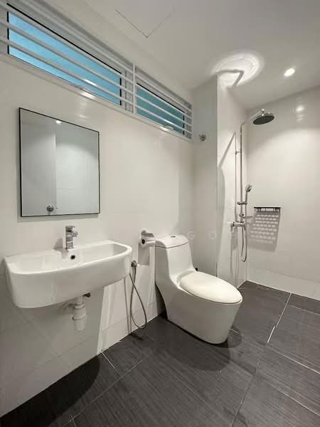 Twin Galaxy (Dwi Galaksi) untuk Untuk Dijual - RM 1,280,000, Mac 2026 - Bathroom - PropertyGuru.com.my