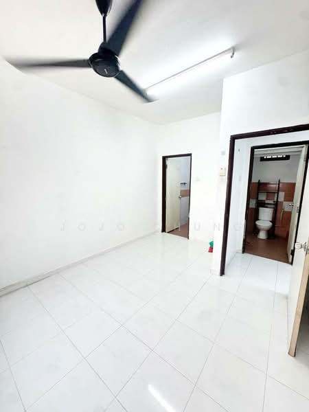 Flat for Rent at Flat Bukit Indah - Jojo Chung - Interior - PropertyGuru.com.my
