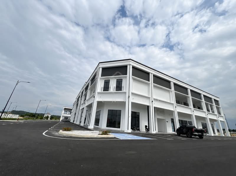 Shop for Rent in Puncak Alam (Selangor) - Vincent Goh - Exterior - PropertyGuru.com.my
