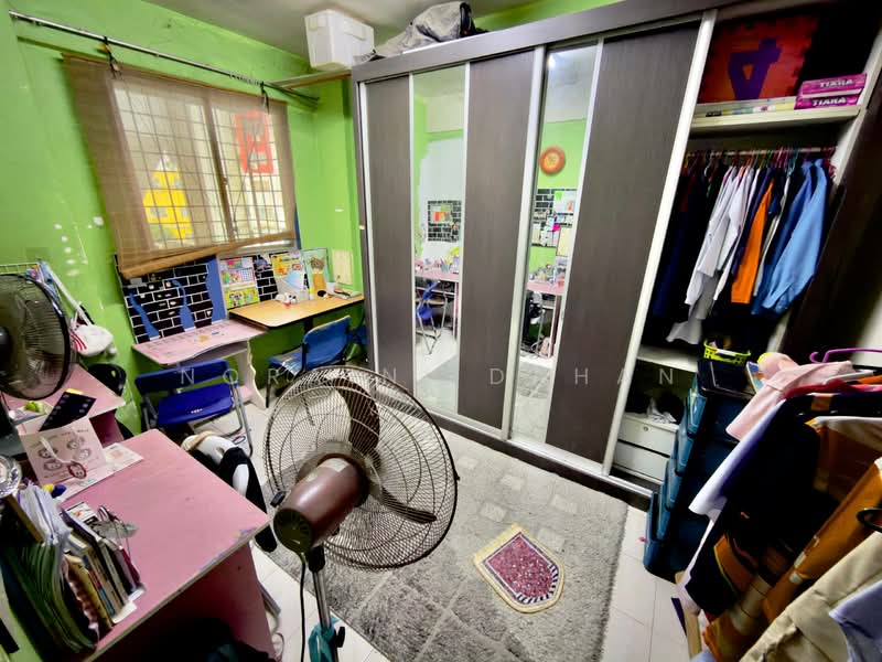 Desa Tasik Fasa 6B untuk Untuk Dijual - RM 245,000, Mac 2026 - Bedroom - PropertyGuru.com.my