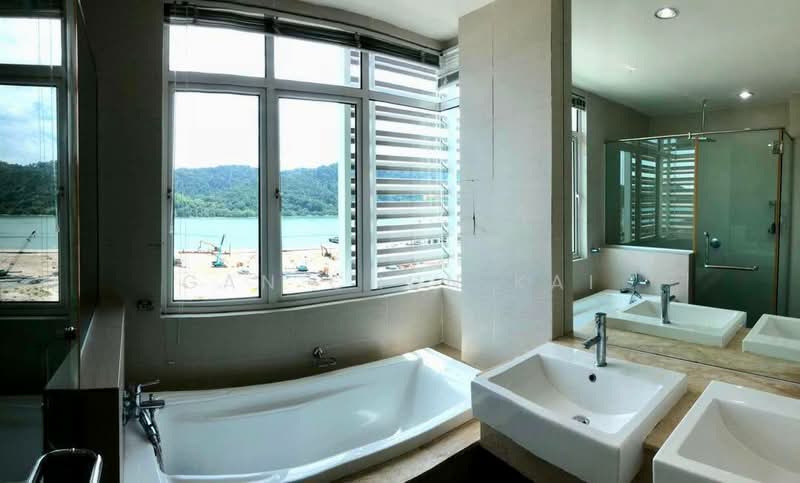 Condominium for Rent at BayStar Condominium - Gan Chun Kai - Bathroom - PropertyGuru.com.my