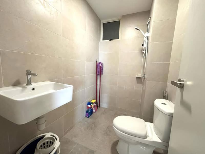 Service Residence for Sale at The Tresor @ Gravit8 - Philip Chin - Bathroom - PropertyGuru.com.my