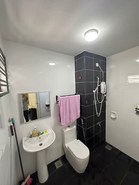 Jalan Utama , Taman Mutiara Rini untuk Untuk Disewa - RM 3,500 /bulan, Mac 2026 - Bathroom - PropertyGuru.com.my