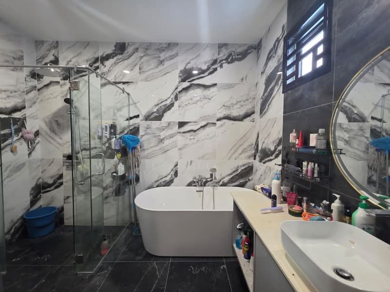1-storey Terraced House for Sale in Bandar Putra (Kulai) - Wallace Ang - Bathroom - PropertyGuru.com.my