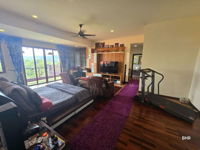 Bungalow for Sale in Shah Alam (Selangor) - Nur Alia Omar - Living Room - PropertyGuru.com.my