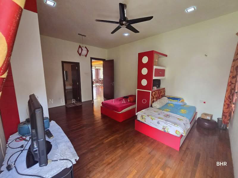 Bungalow for Sale in Shah Alam (Selangor) - Nur Alia Omar - Bedroom - PropertyGuru.com.my