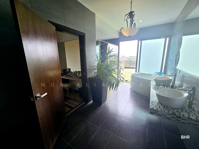 Bungalow for Sale in Shah Alam (Selangor) - Nur Alia Omar - Bathroom - PropertyGuru.com.my