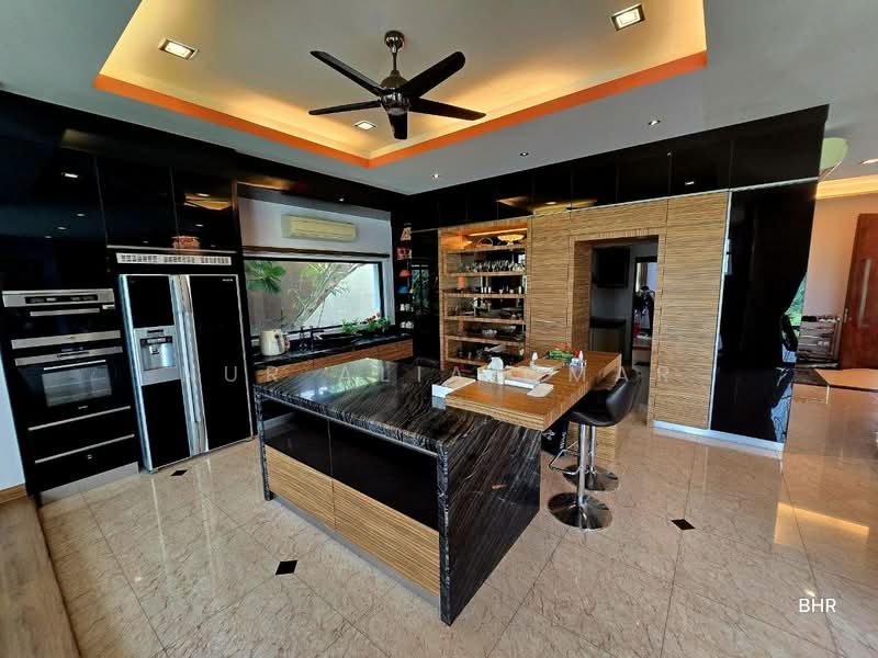 Bungalow for Sale in Shah Alam (Selangor) - Nur Alia Omar - Kitchen - PropertyGuru.com.my