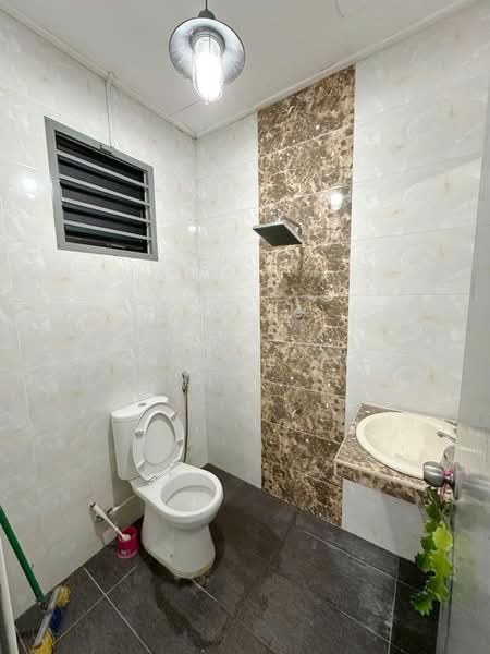 Taman Bukit Indah untuk Untuk Dijual - RM 668,000, Mac 2026 - Bathroom - PropertyGuru.com.my