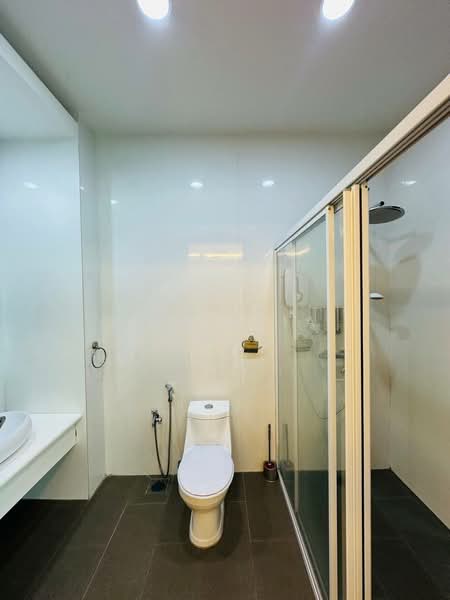 Bungalow for Sale in Seri Kembangan (Selangor) - Nur Alia Omar - Bathroom - PropertyGuru.com.my