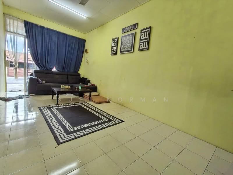 Rumah Teres 1-Tingkat untuk Dijual di Bandar Seri Impian (Kluang) - Sufi Norman - Living Room - PropertyGuru.com.my