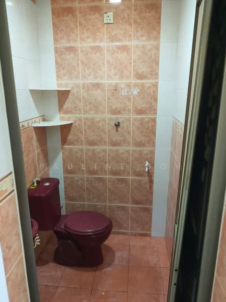 1-storey Terraced House for Sale in Taman Universiti (Skudai) - Pauline Goh - Bathroom - PropertyGuru.com.my