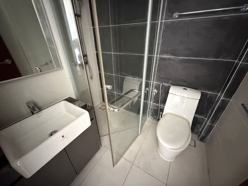 Condominium for Sale at Kings Bay @ Country Garden Danga Bay - Gabriel Ong - Bathroom - PropertyGuru.com.my