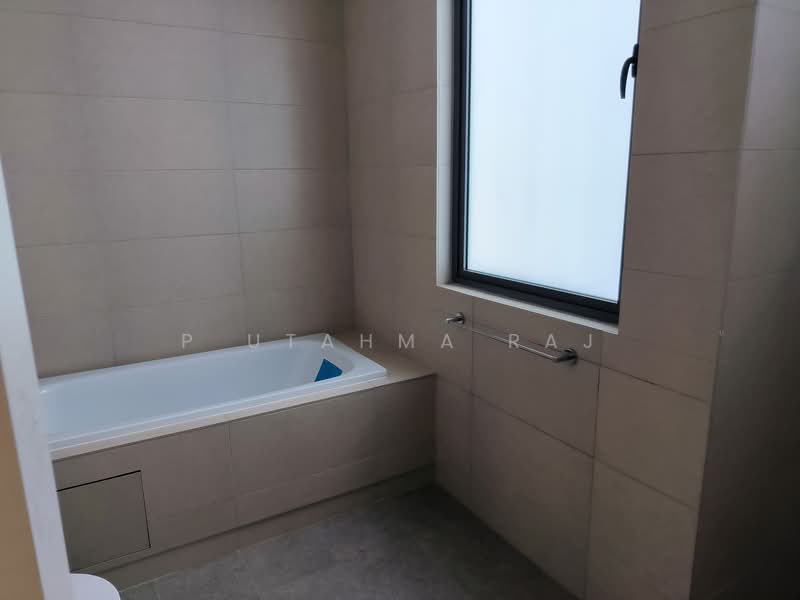 Semi-Detached House for Sale in Klang (Selangor) - P Utahma Raj - Bathroom - PropertyGuru.com.my