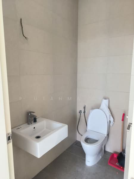 Semi-Detached House for Sale in Klang (Selangor) - P Utahma Raj - Bathroom - PropertyGuru.com.my