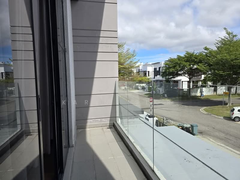 Garden Villas, Bukit Indah untuk Untuk Disewa - RM 3,000 /bulan, Mac 2026 - Balcony - PropertyGuru.com.my