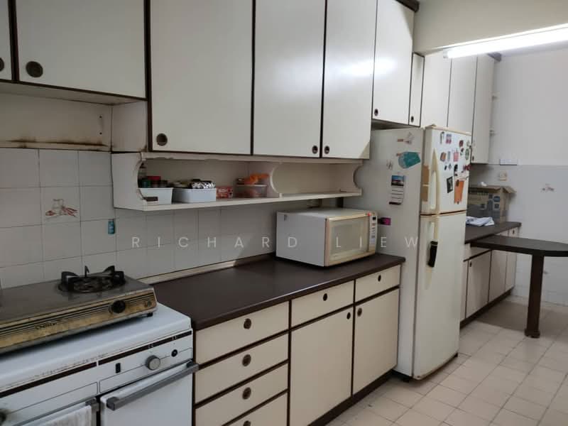 Seksyen 19 untuk Untuk Dijual - RM 1,050,000, Mac 2026 - Kitchen - PropertyGuru.com.my