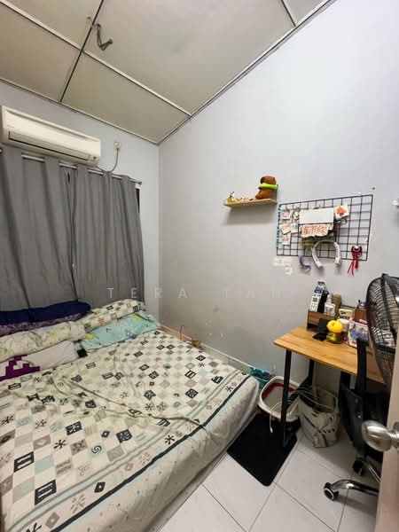 1.5-storey Terraced House for Sale in Ulu Tiram (Johor) - Tera Tan - Bedroom - PropertyGuru.com.my