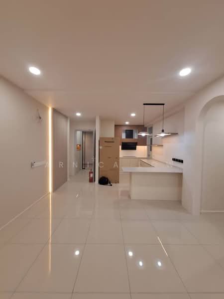Condominium for Rent at KAIA Heights Equine - Arnica Low - Kitchen - PropertyGuru.com.my