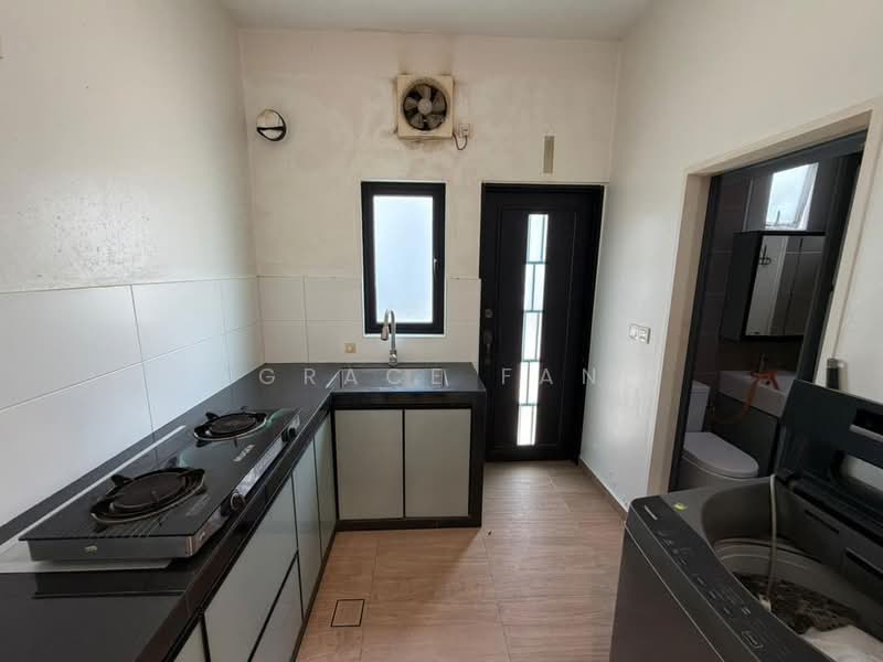 Rumah Teres 2 Tingkat untuk Disewa di Bandar Seri Impian (Kluang) - Grace Fan - Kitchen - PropertyGuru.com.my