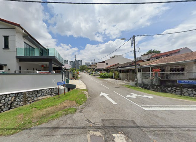 1.5-storey Terraced House for Sale in Happy Garden (Kuchai Lama) - Kenny Choo - PropertyGuru.com.my