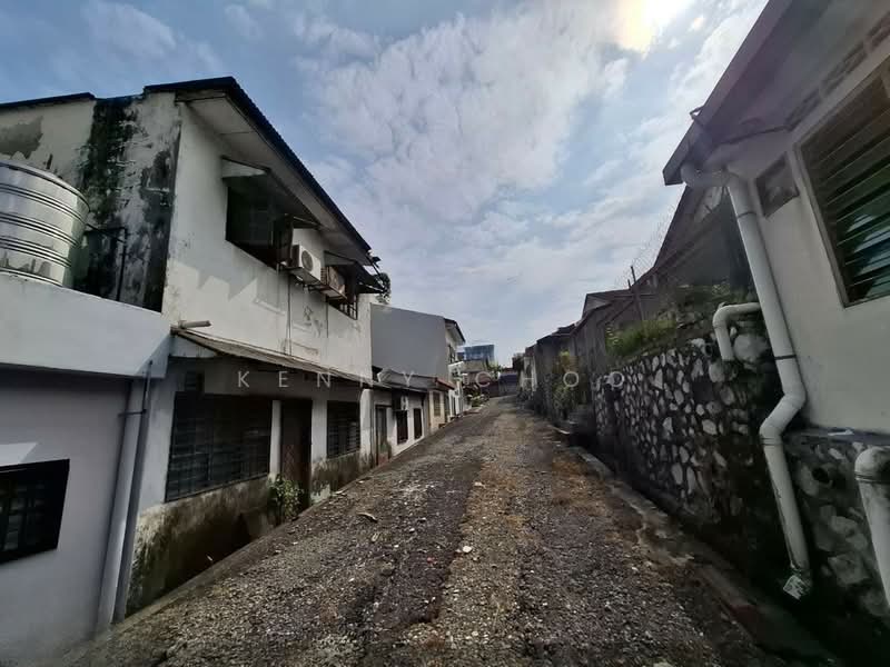 1.5-storey Terraced House for Sale in Happy Garden (Kuchai Lama) - Kenny Choo - PropertyGuru.com.my