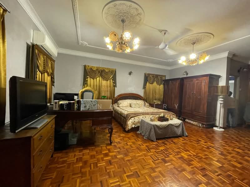 Bungalow for Sale in Kampung Semarak (Setapak) - Eryna Sairy - Bedroom - PropertyGuru.com.my