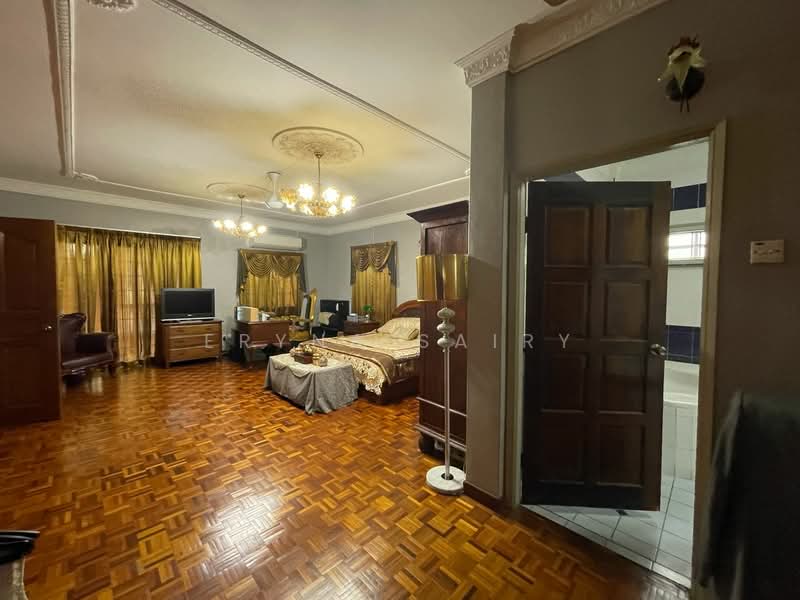 Bungalow for Sale in Kampung Semarak (Setapak) - Eryna Sairy - Bedroom - PropertyGuru.com.my