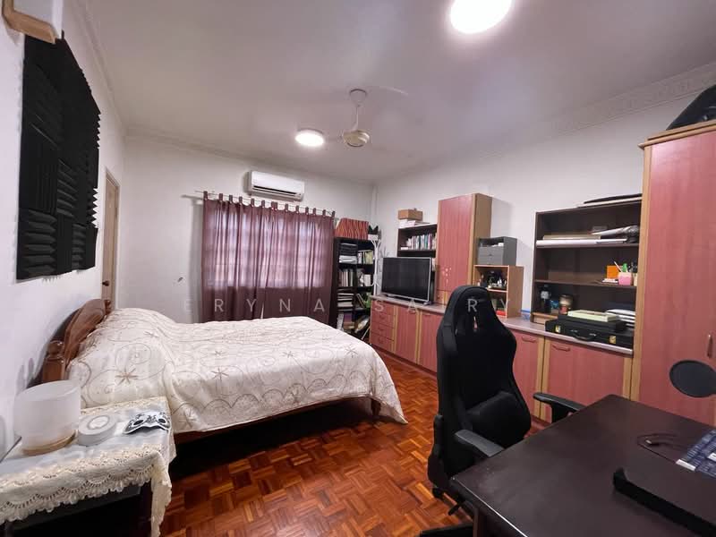 Bungalow for Sale in Kampung Semarak (Setapak) - Eryna Sairy - Bedroom - PropertyGuru.com.my