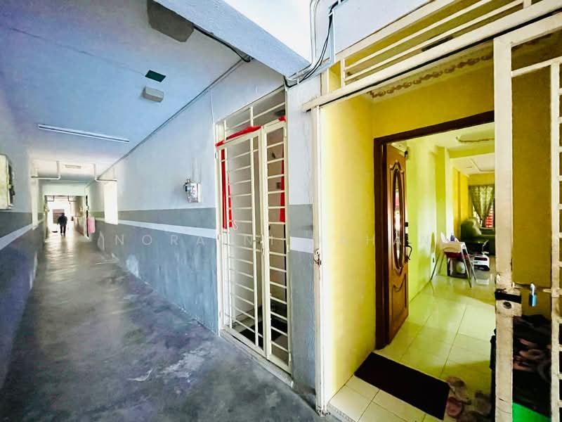 Apartment for Sale at Bandar Mahkota Cheras Apartment - Noraini Dahan - Corridor - PropertyGuru.com.my