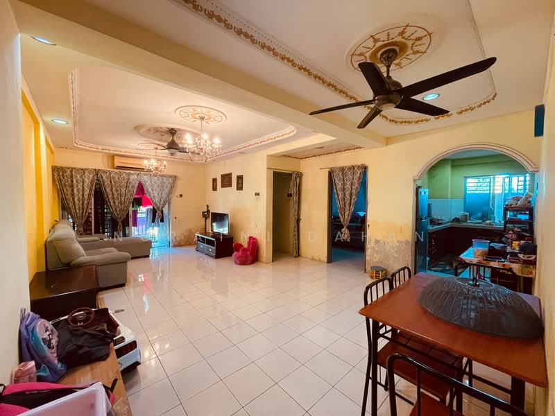 Apartment for Sale at Bandar Mahkota Cheras Apartment - Noraini Dahan - Living Room - PropertyGuru.com.my