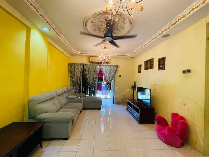 Apartment for Sale at Bandar Mahkota Cheras Apartment - Noraini Dahan - Living Room - PropertyGuru.com.my