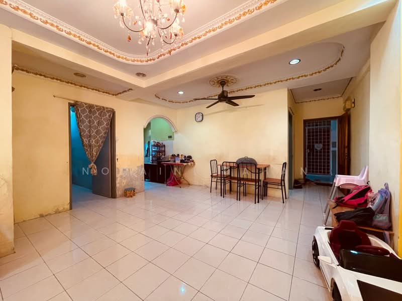 Apartment for Sale at Bandar Mahkota Cheras Apartment - Noraini Dahan - Living Room - PropertyGuru.com.my