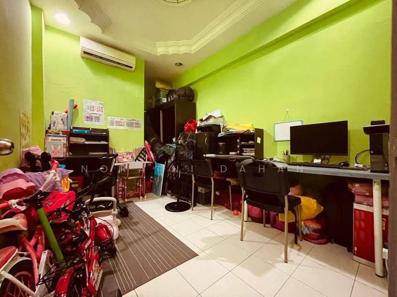 Apartment for Sale at Bandar Mahkota Cheras Apartment - Noraini Dahan - Study - PropertyGuru.com.my